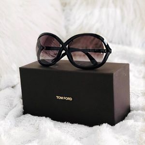 AUTHENTIC Tom Ford Sandra Sunglasses - BLACK